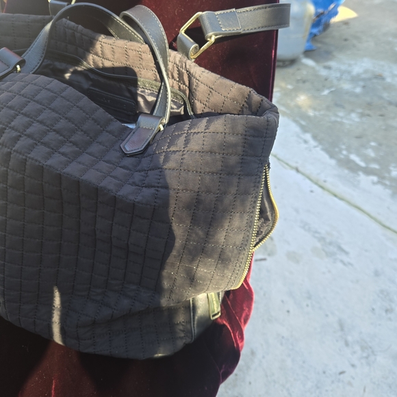 Max Studio Quilted Expandable Tote Bag – Black with Gold Zippers - Picture 5 of 11